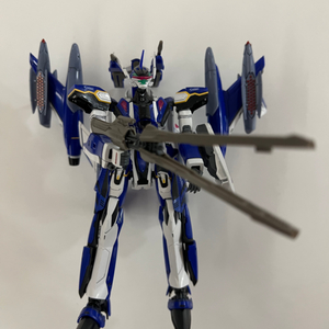 조립품 HG YF-29 맥스기 + 타이니VF-25G판매