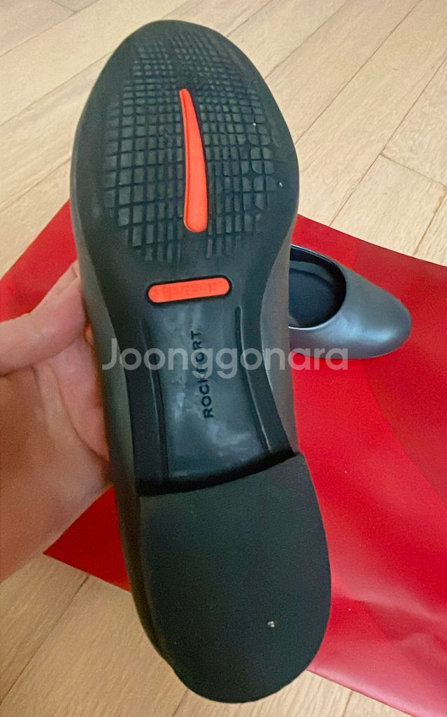 락포트 그레이 플랫 225 판매합니다--4