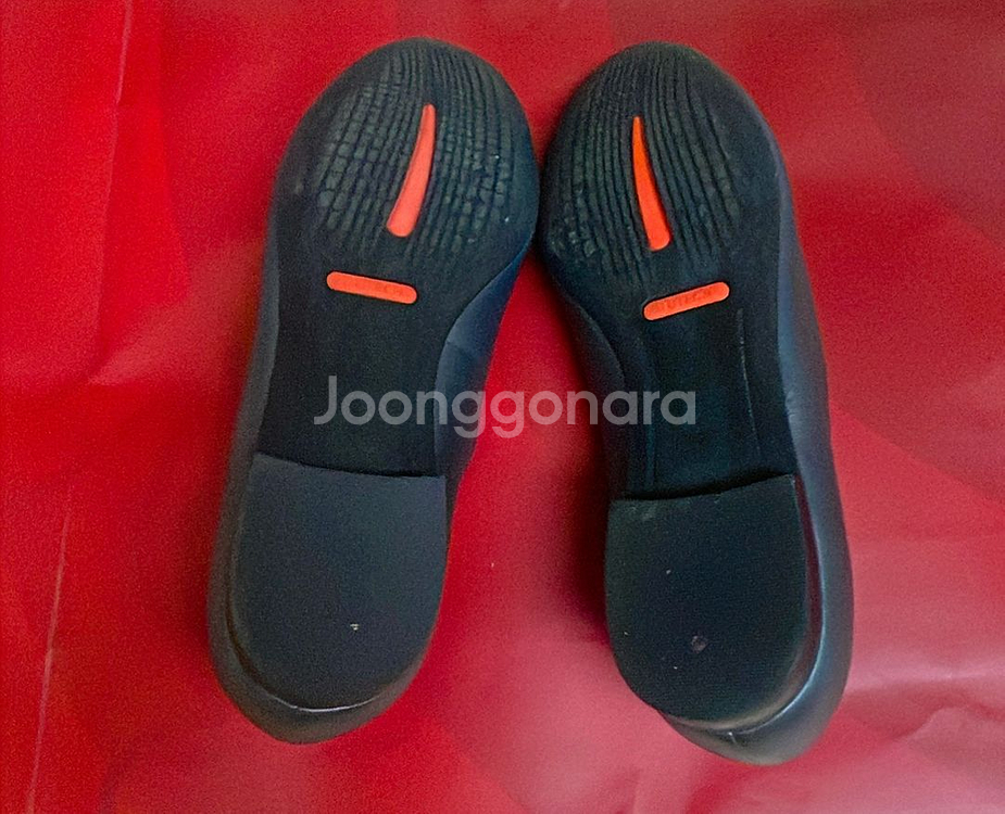 락포트 그레이 플랫 225 판매합니다--5