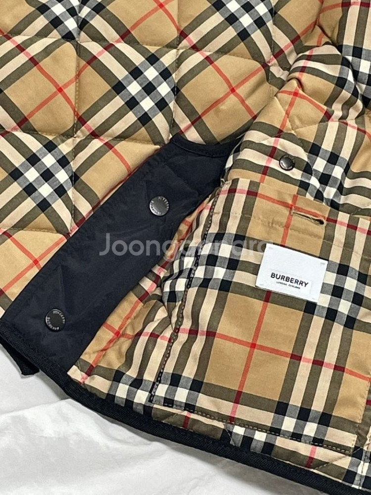 버버리 퀼팅 자켓--5