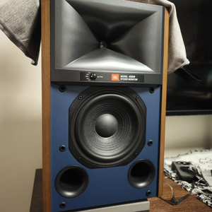 JBL 4309