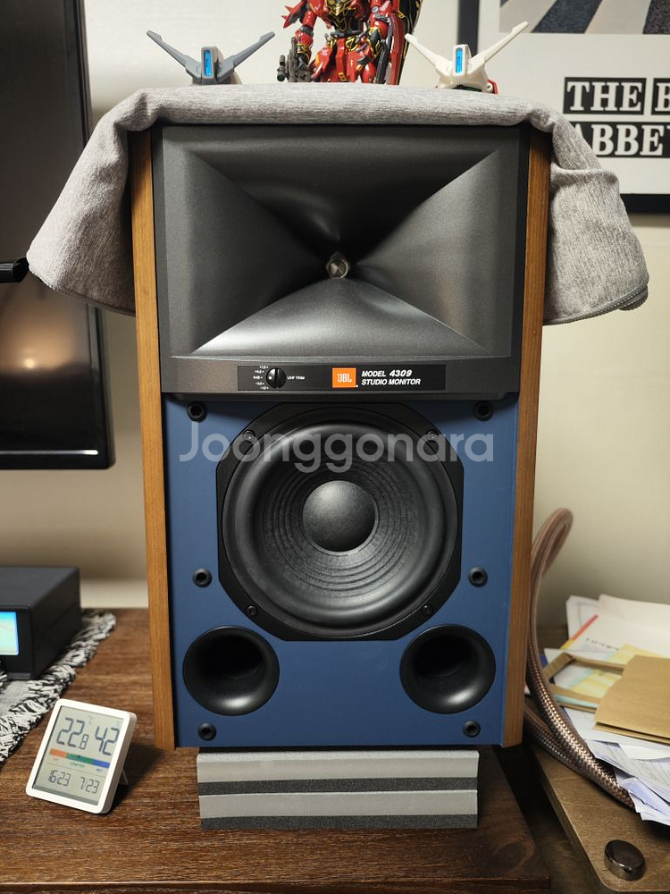 JBL 4309--2