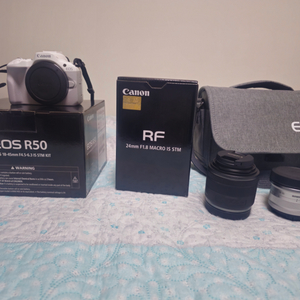 캐논r50(화이트)+번들렌즈+ rf24mm f1.8팜