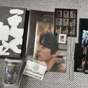 구교환 굿즈 일괄 (시그 + 괴이 + 필모 군번줄 등)