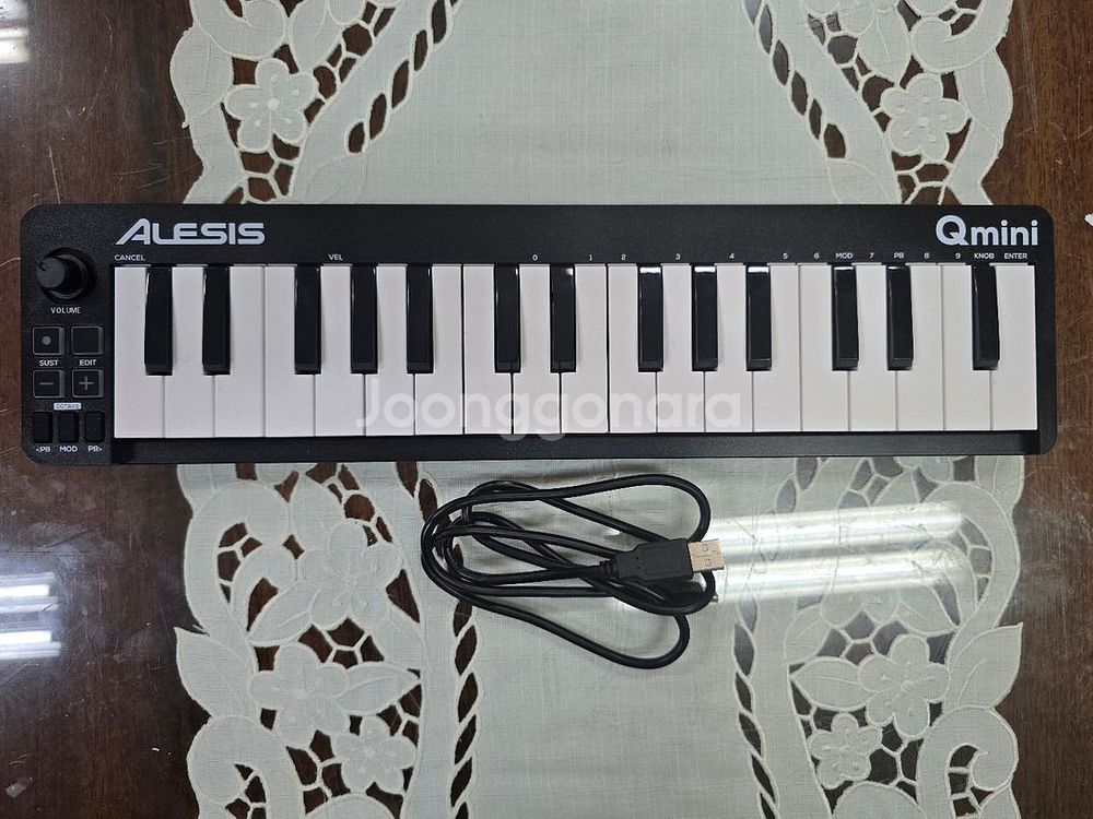 ALESIS Qmini 알레시스 32건반 판매합니다.--0
