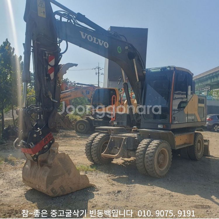 중고06타이어굴삭기 볼보 EW140E 2016년식--1