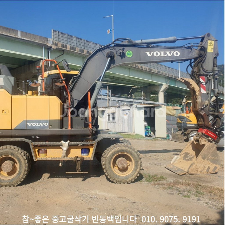 중고06타이어굴삭기 볼보 EW140E 2016년식--2