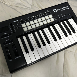 Novation launch key 25 키보드