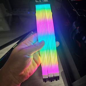 리안리 STRIMER PLUS V2 RGB TRIPLE