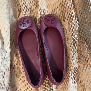 토리버치 플랫슈즈 (230)