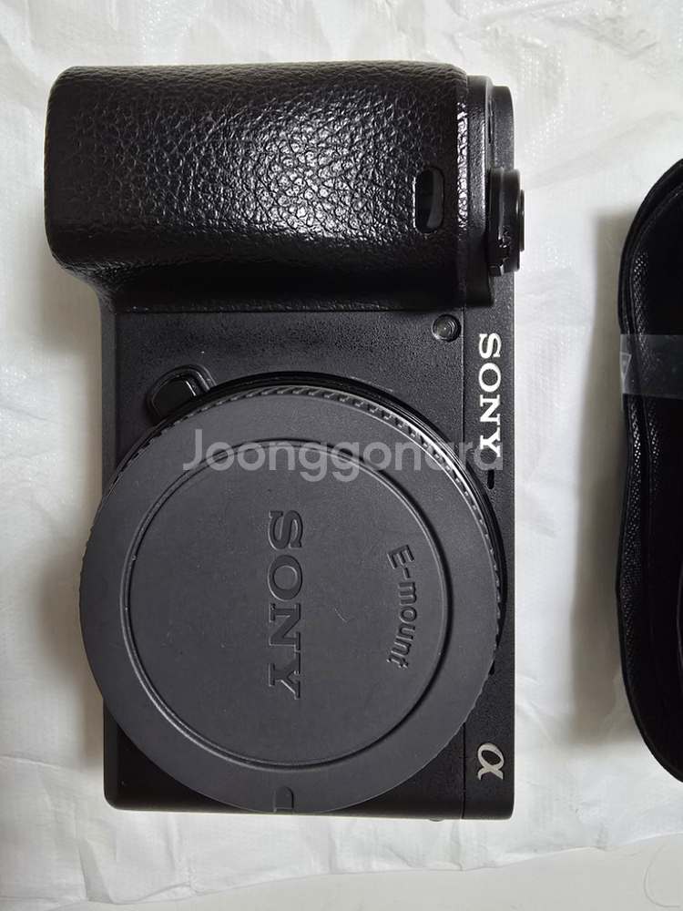소니 미러리스 a6400 바디킷 판매합니다--1