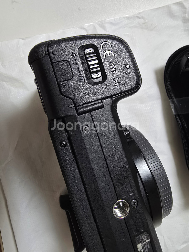 소니 미러리스 a6400 바디킷 판매합니다--6