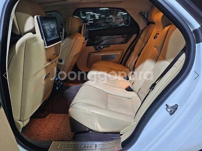 @16년식 XJ(8세대) 3.0D LWB 프리미엄 럭--6