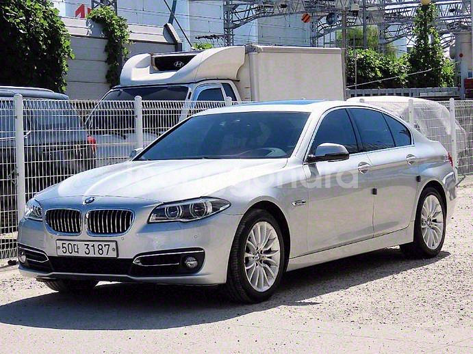 @15년식 5시리즈(6세대) 520d xDrive 럭--1