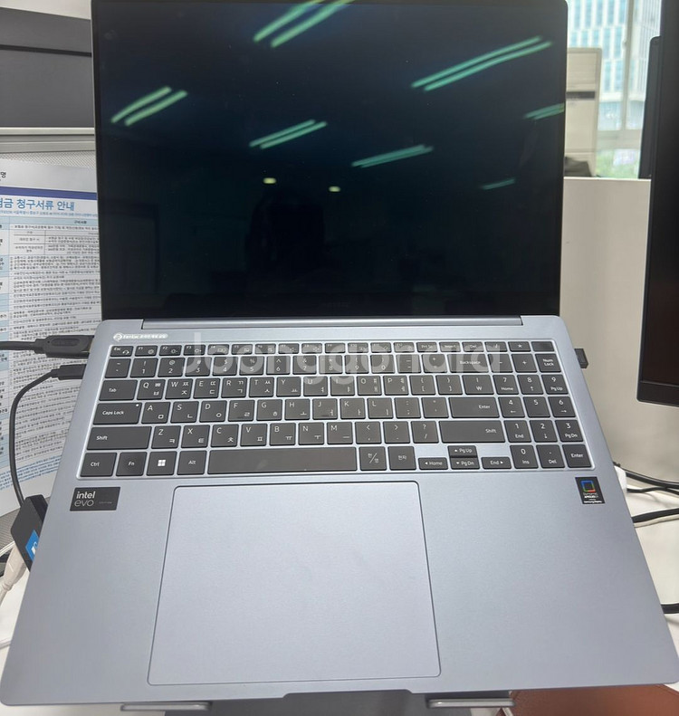 갤럭시북4 pro (40.6cm) 팝니다. 170만원--1