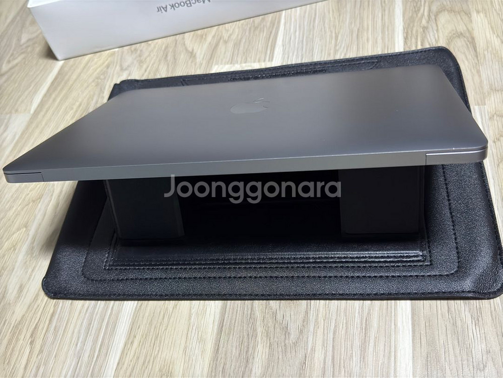 MacBook Air M1 16GB / 512GB--2