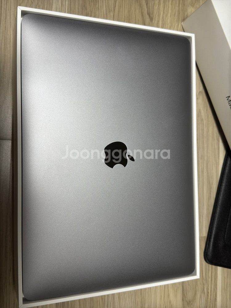 MacBook Air M1 16GB / 512GB--0