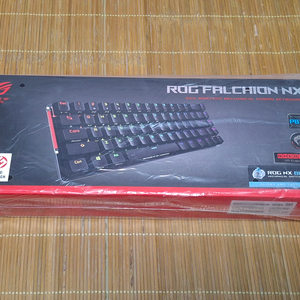 ASUS ROG FALCHION NX 키보드 팝니다