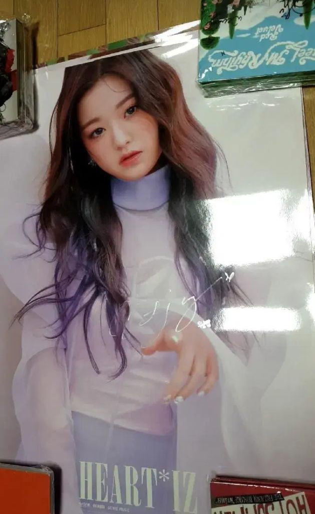 사쿠라 장원영 조유리 이채연 권은비 나코 싸인 사인 이미지