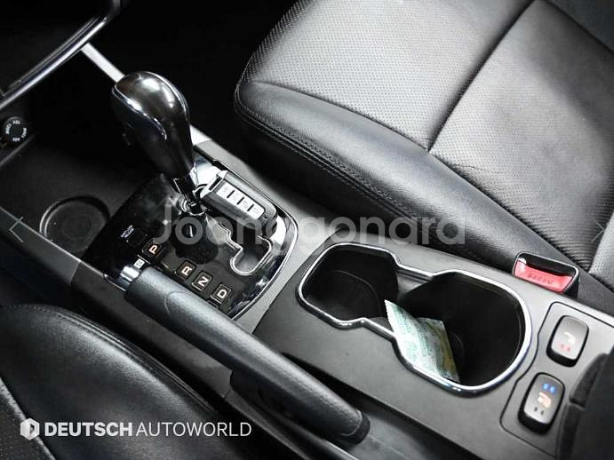 @14년식 뉴 코란도C 2.0 AWD CVT 고급형--8
