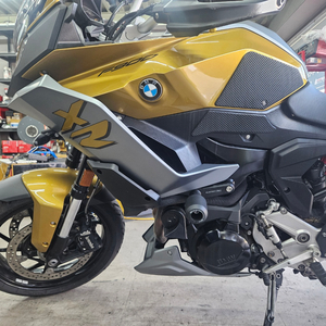 21년식 BMW F900XR 판매 합니다