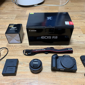 캐논 EOS R8풀박스 RF28MM렌즈 포함!