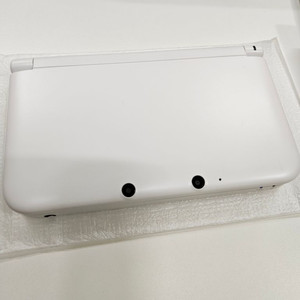 3ds xl 화이트 특A급 + 게임2종 팔아요