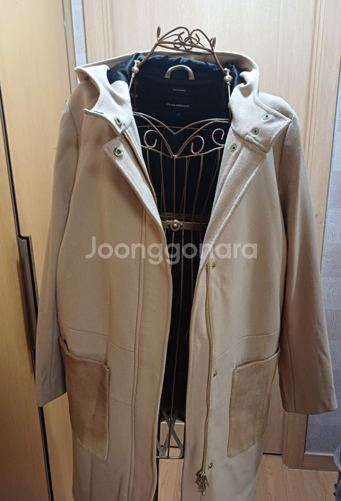 클럽모나코 모직 코트 M size--1