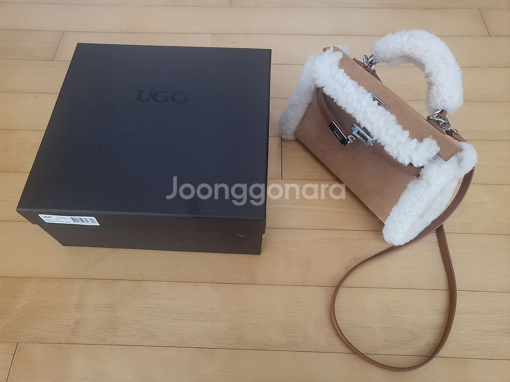 어그 크로스미니백--2