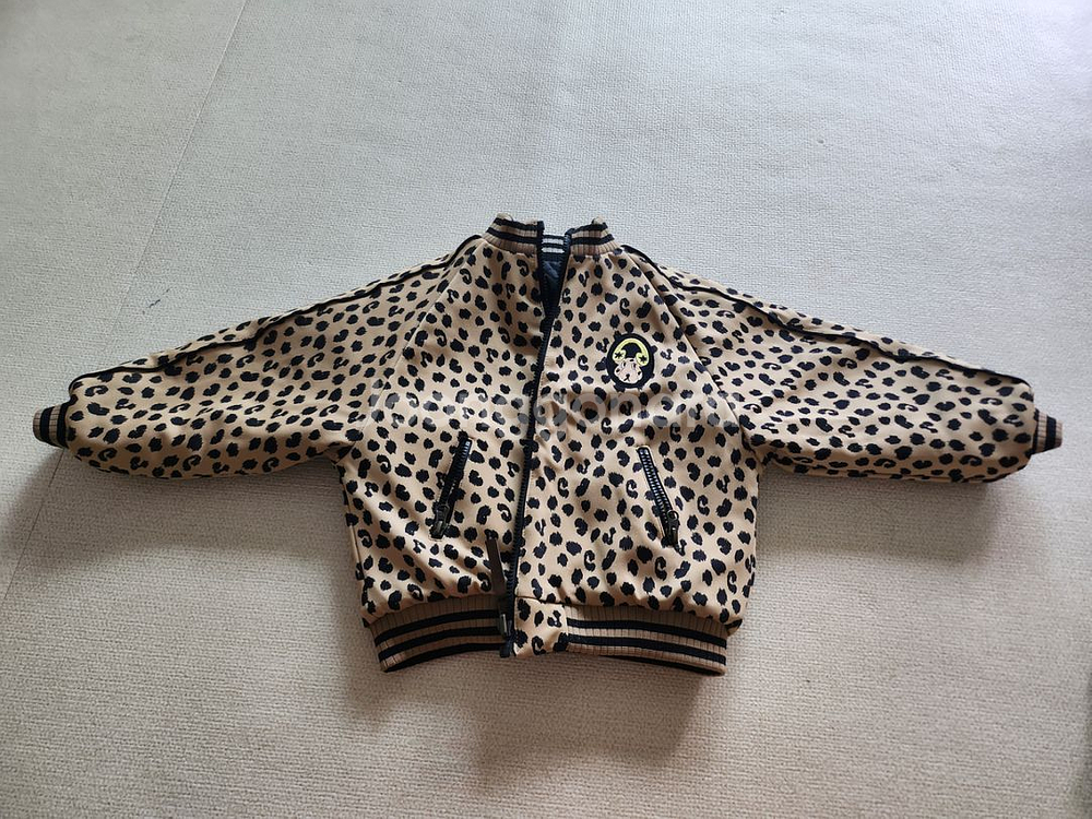 (가격내림)리미떼두호피리버시블 s사이즈(모자포함)--1