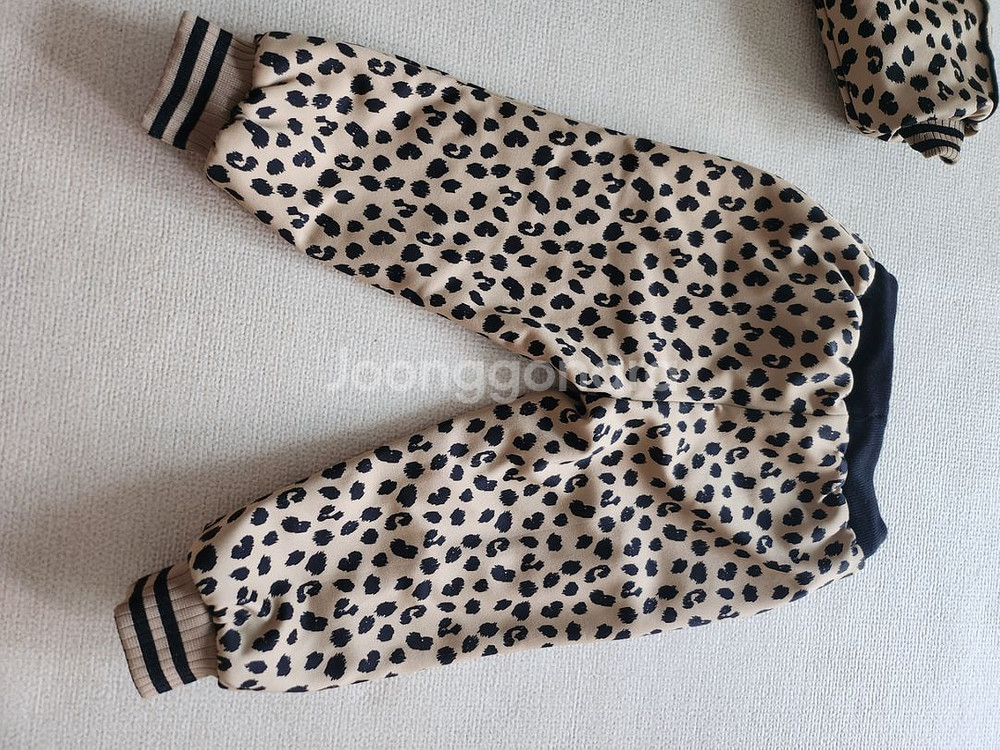 (가격내림)리미떼두호피리버시블 s사이즈(모자포함)--5