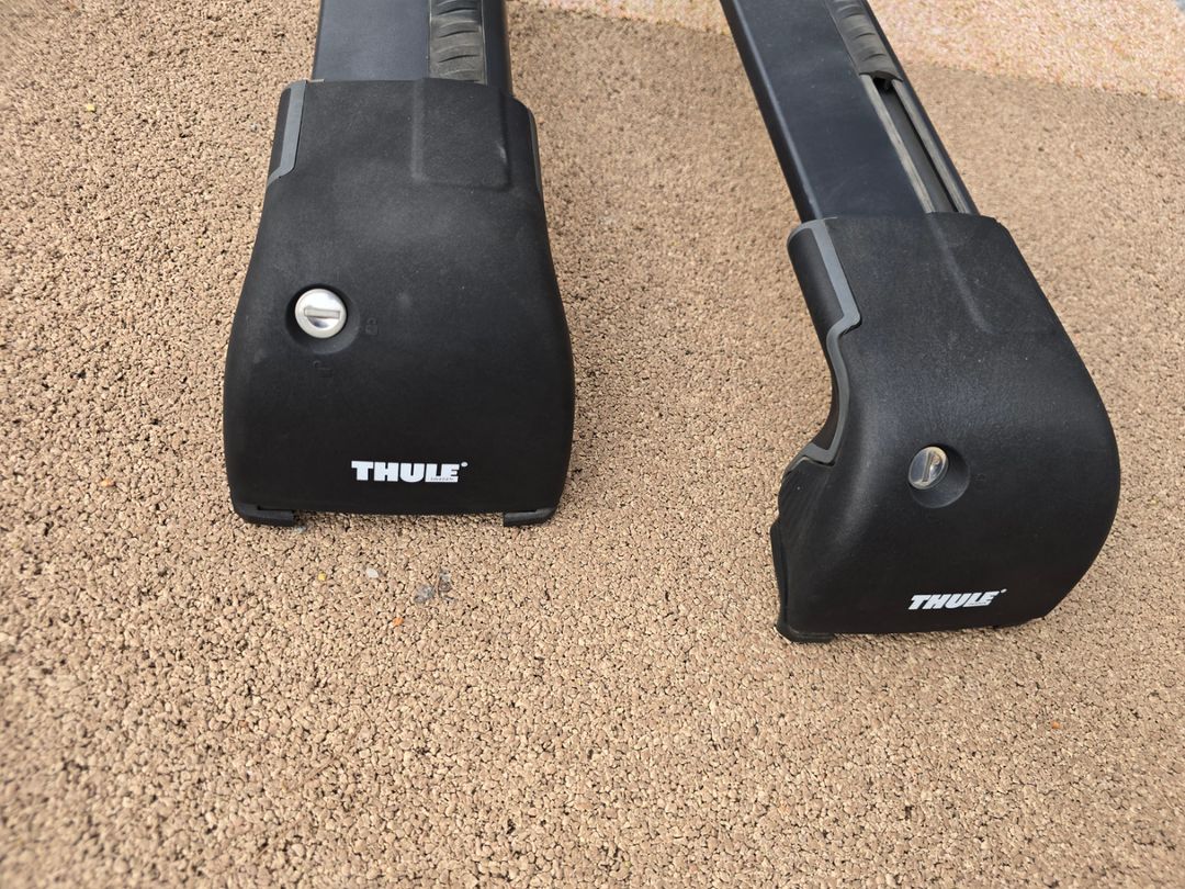 Thule 루프랙 블랙