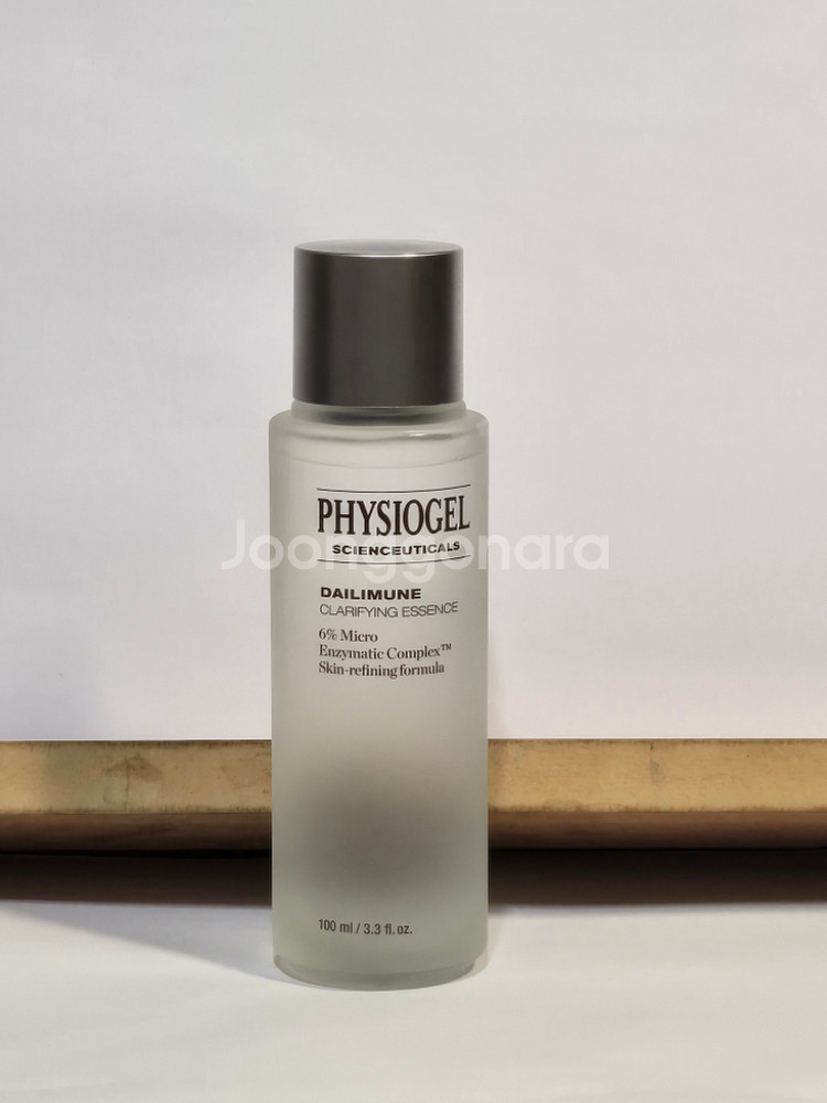 피지오겔 클래리파잉 에센스 100ml 팝니다.--1