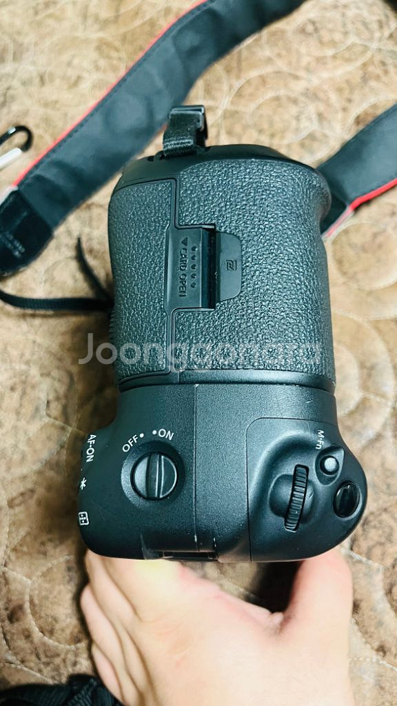 캐논 5d mark IV 오막포 + 세로그립 판매합니다--4