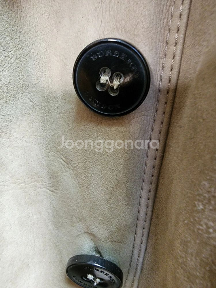Burberry 버버리 무통 무스탕 코트--1