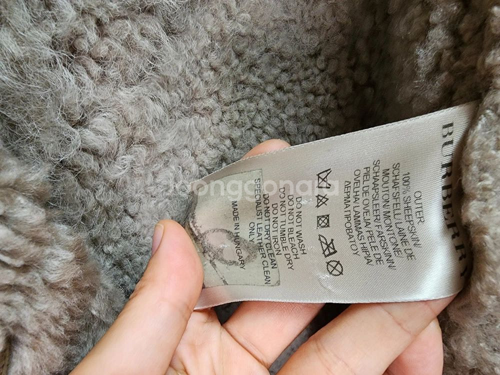 Burberry 버버리 무통 무스탕 코트--2