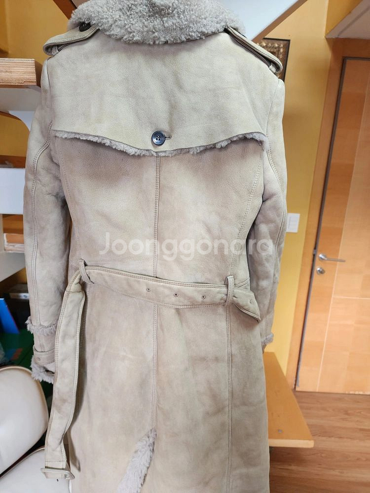 Burberry 버버리 무통 무스탕 코트--4