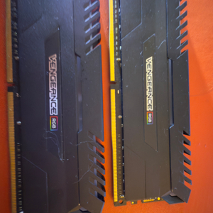 커세어 벤젠스DDR4 VENGEANCE16x2 32램