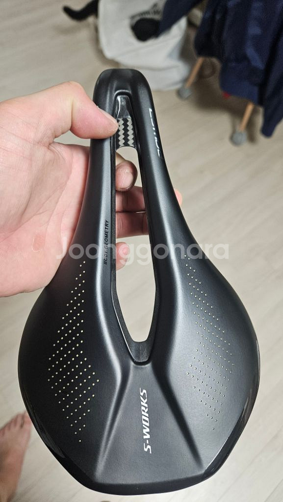 에스웍스 파워안장 카본--1