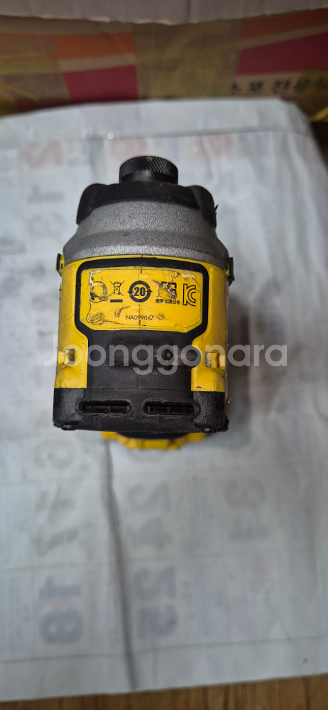 디월트 충전임팩 드라이버 DCF850배터리포함--4