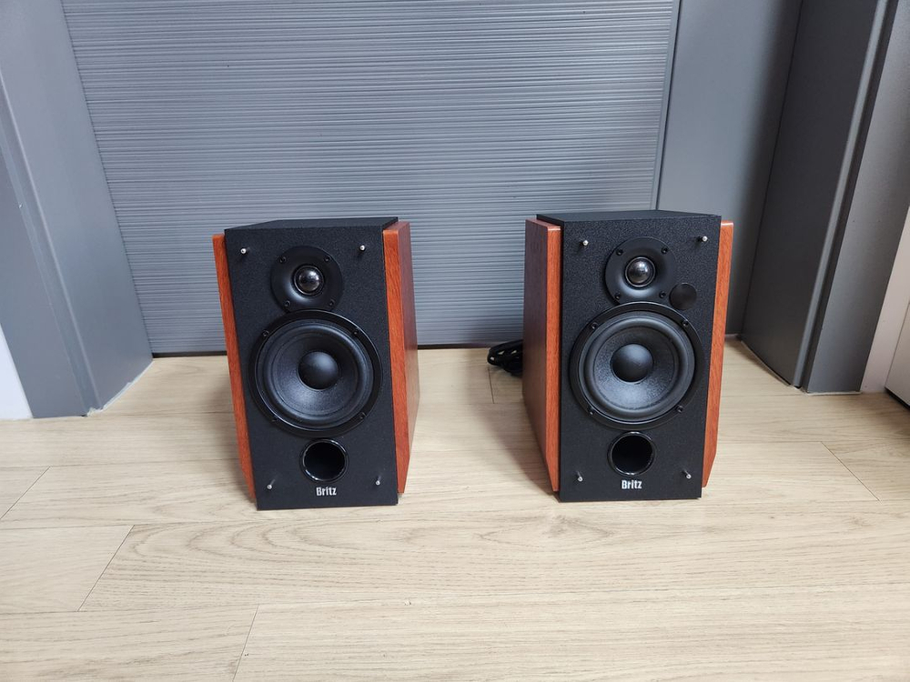 2채널 블루투스 스피커 판매합니다.--1