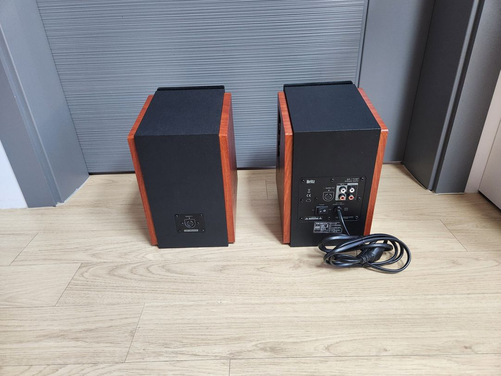 2채널 블루투스 스피커 판매합니다.--3