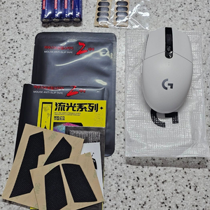 로지텍 G304 LIGHTSPEED WIRELESS