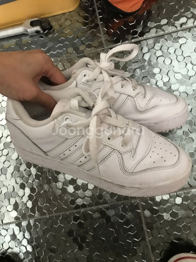 아디다스 여자 운동화 240--2