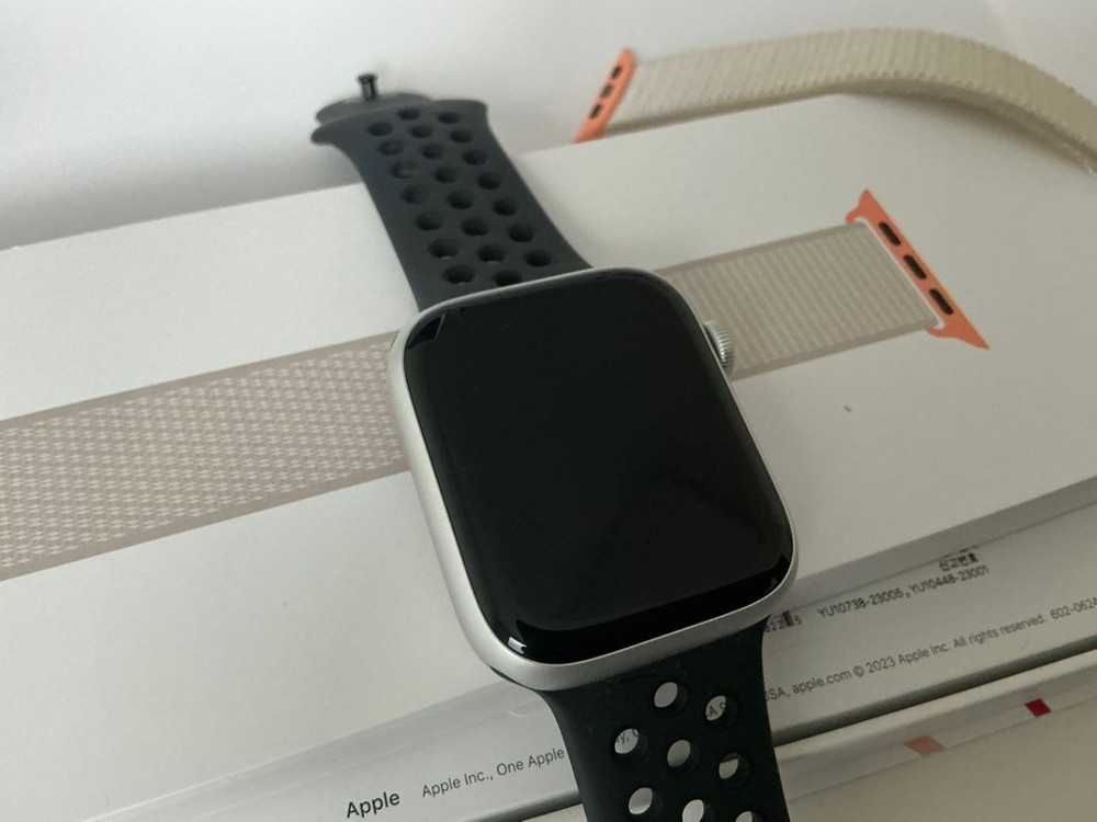 애플워치9 셀룰러 45mm 팝니다--5