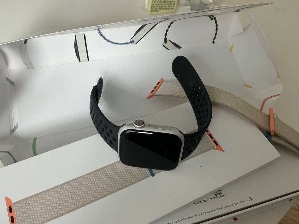 애플워치9 셀룰러 45mm 팝니다--6