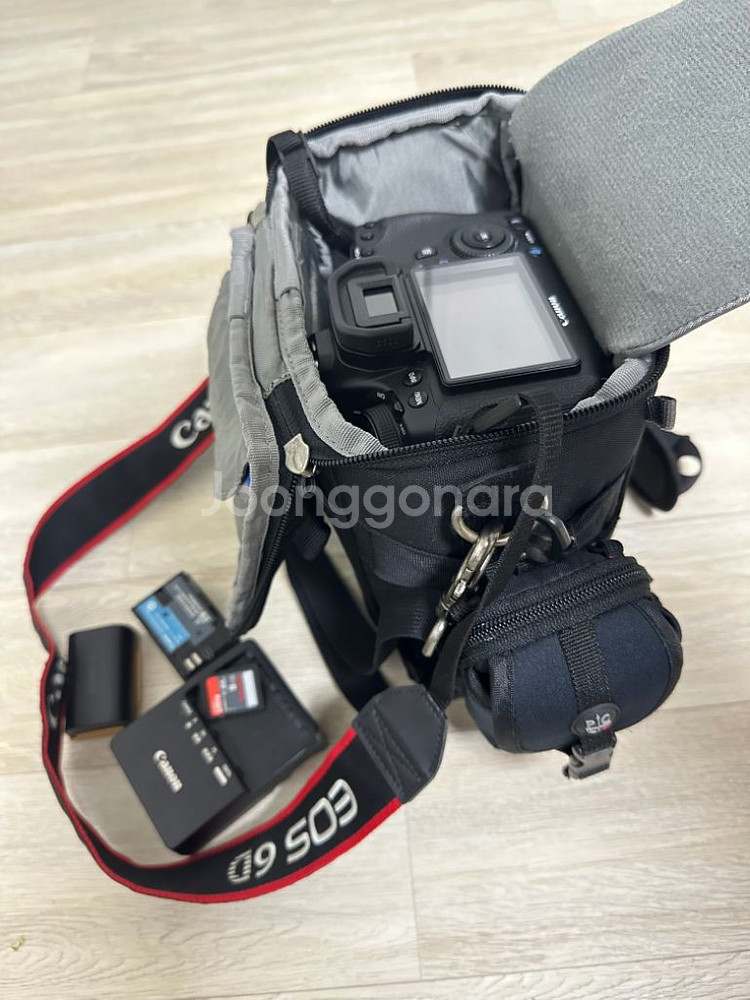 캐논 6D 카메라 팝니다. (와파이 사진 전송가능--4