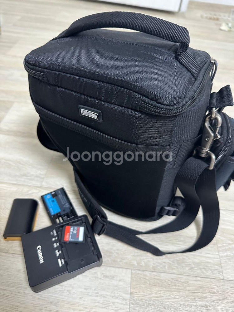캐논 6D 카메라 팝니다. (와파이 사진 전송가능--5