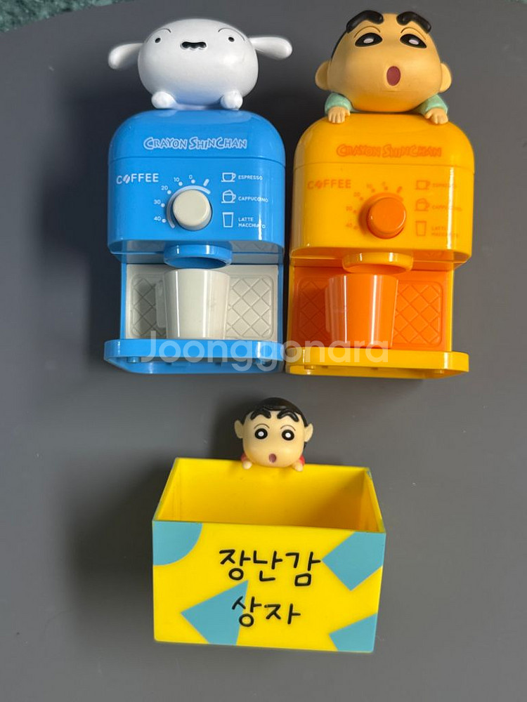 짱구 피규어 장난감 상자 보관함. 짱구 캔디 정수기--1
