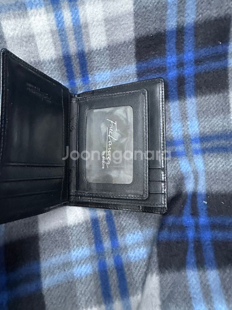 상태좋은 에스콰이어 남성장지갑 판매합니다--5